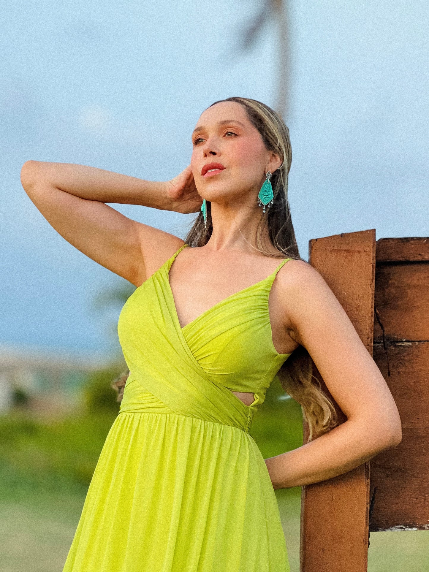 Vestido Cut Out Alcinhas